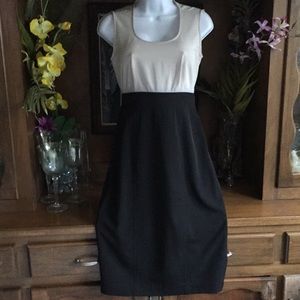Calvin Klein Sleeveless beige black dress sz. 0-2